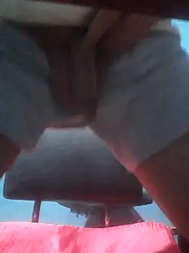 Snapshot of hugosafado333 chatting on 10/25/25, 04:53 hugosafado333 online show from 10/25/25, 04:53