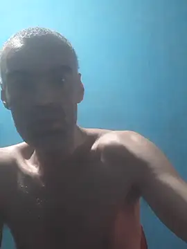 Snapshot of hugosafado333 chatting on 10/28/25, 05:00 hugosafado333 online show from 10/28/25, 05:00