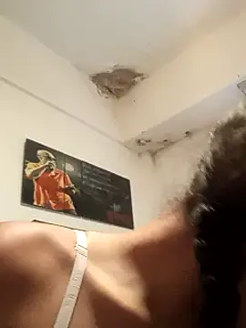 Snapshot of Zairaisak chatting on 02/05/25, 10:22 Zairaisak online show from 02/05/25, 10:22