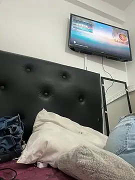 Snapshot of Zairaisak chatting on 02/08/26, 02:37 Zairaisak online show from 02/08/26, 02:37