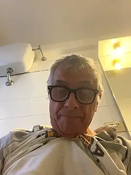 4n4l1zz4m1 online show from 01/10/26, 02:41