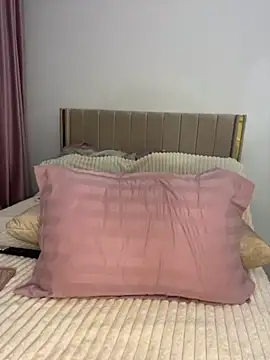 Snapshot of GraceCarther chatting on 10/19/25, 06:30 GraceCarther online show from 10/19/25, 06:30