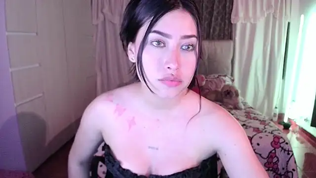 Emilyswan04 online show from 03/22/26, 02:26