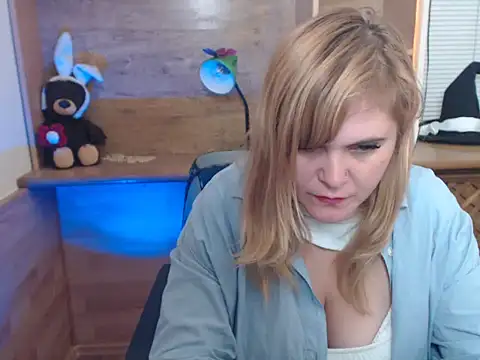 DaniellaKiss online show from 10/09/25, 08:18