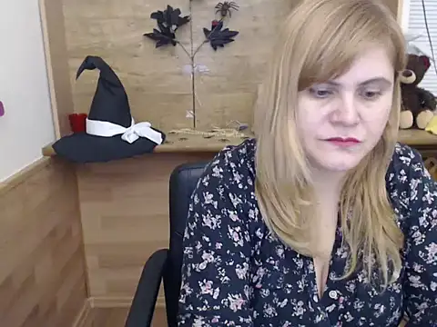 DaniellaKiss online show from 11/26/25, 06:42