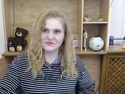 DaniellaKiss online show from 04/13/26, 05:07