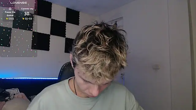 bryamado69 online show from 10/19/25, 03:18