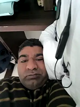 Gururonny07 online show from 12/30/24, 02:53