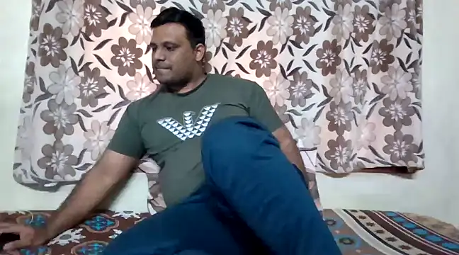 Snapshot of Varma3101 chatting on 03/12/25, 04:30 Varma3101 online show from 03/12/25, 04:30