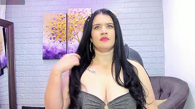 LenaRuiz  online show from 10/06/25, 12:02