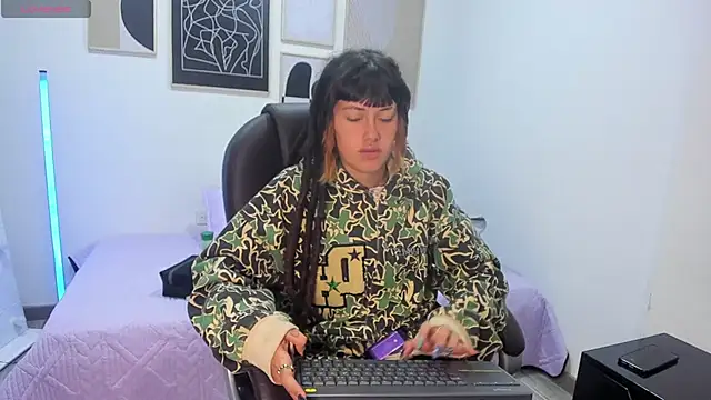  sharlotte777 online show from 11/22/25, 02:27