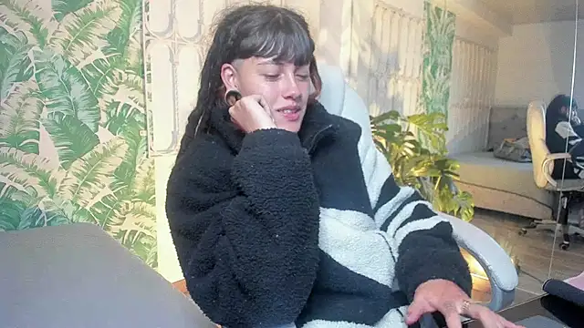  sharlotte777 online show from 12/19/25, 02:02