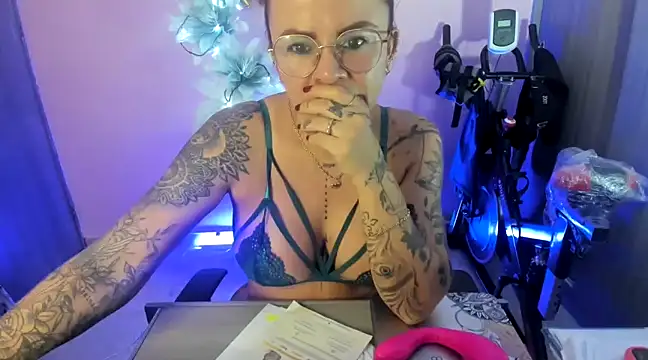 KAROL MILF online show from 12/19/24, 01:18