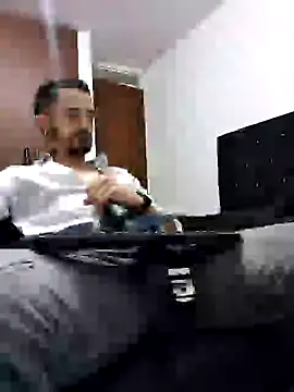 Snapshot of MAXIMUS_MASTE3 chatting on 02/13/25, 05:48 MAXIMUS MASTE3 online show from 02/13/25, 05:48