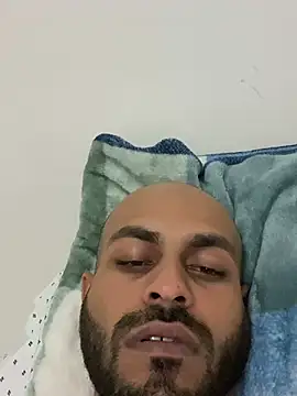 Snapshot of islandvybee55 chatting on 12/11/24, 03:24 islandvybee55 online show from 12/11/24, 03:24