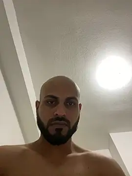 Snapshot of islandvybee55 chatting on 01/17/25, 12:53 islandvybee55 online show from 01/17/25, 12:53