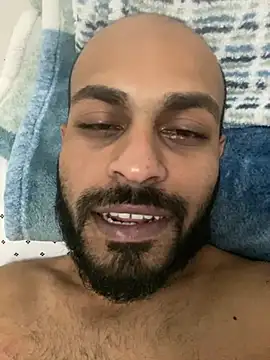 Snapshot of islandvybee55 chatting on 01/27/25, 02:20 islandvybee55 online show from 01/27/25, 02:20