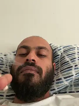 Snapshot of islandvybee55 chatting on 03/22/25, 09:53 islandvybee55 online show from 03/22/25, 09:53