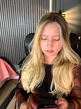 MiaPetit  online show from 09/12/25, 12:11