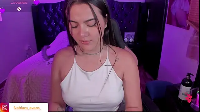 Snapshot of NahiaraEvans_ chatting on 02/03/25, 05:18 NahiaraEvans online show from 02/03/25, 05:18