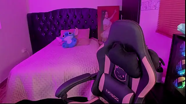 Snapshot of NahiaraEvans_ chatting on 02/19/25, 12:14 NahiaraEvans online show from 02/19/25, 12:14