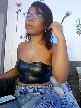 ivonjoness online show from 12/01/25, 02:27