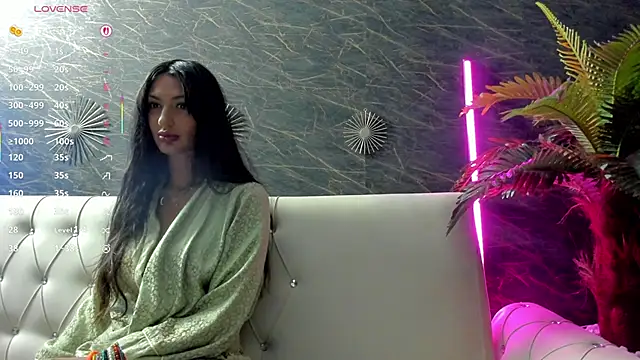 moona ray online show from 09/18/25, 07:27