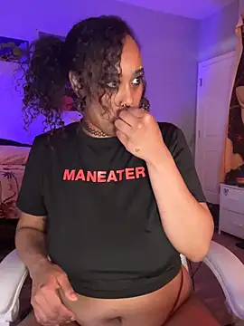 loveluna8 online show from 03/04/25, 08:46