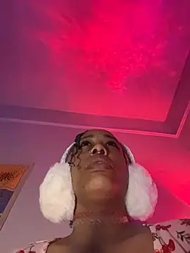 loveluna8 online show from 12/16/25, 09:36