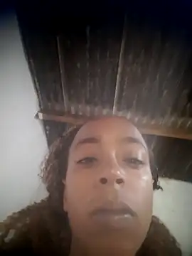 garota10 online show from 12/21/25, 12:34