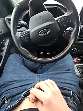 Titanhoott online show from 12/30/24, 01:36