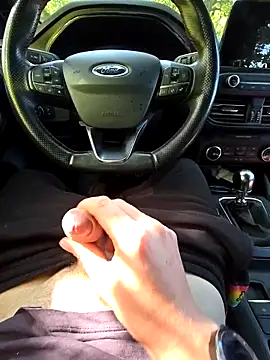 Titanhoott online show from 09/18/25, 11:23