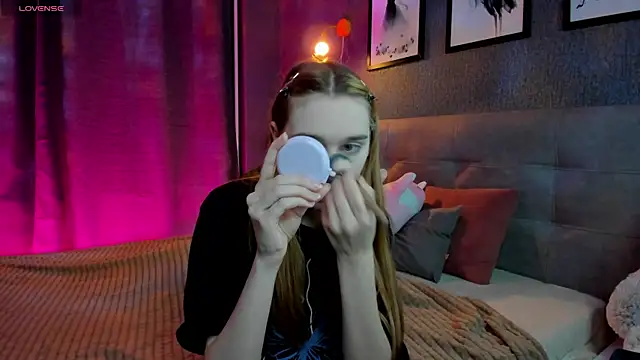 Lesi Moonie01 online show from 11/24/25, 08:58