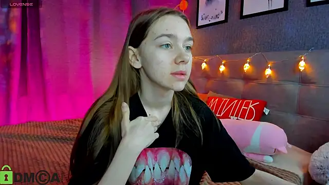 Lesi Moonie01 online show from 12/23/25, 09:29