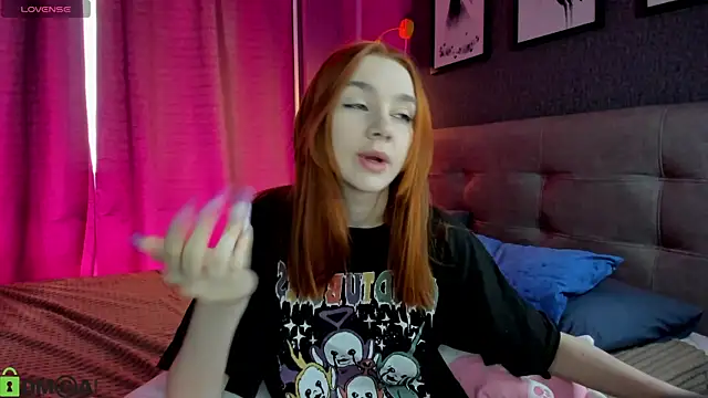 Lesi Moonie01 online show from 04/03/26, 09:07