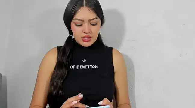 Sweet-Sophiee online show from 01/10/25, 06:17