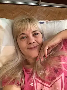 Lia Laguna77 online show from 02/25/25, 09:57