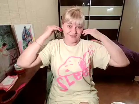 Lia Laguna77 online show from 10/17/25, 06:21