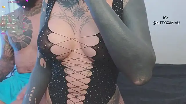 Snapshot of kitty_21 chatting on 02/19/25, 04:01 kitty 21 online show from 02/19/25, 04:01