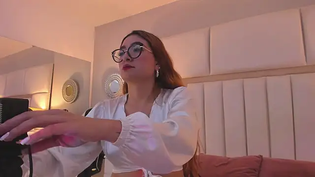 AmbarSantany online show from 02/06/25, 08:23