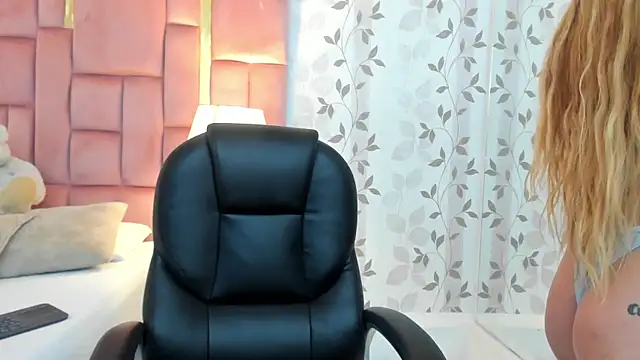 AmbarSantany online show from 04/20/26, 09:05