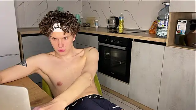 alyx garden online show from 03/02/26, 01:40