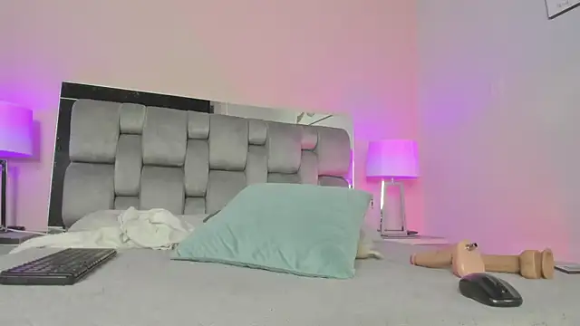 Snapshot of kimberlyycox chatting on 03/08/25, 12:22 kimberlyycox online show from 03/08/25, 12:22