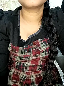 Snapshot of Lovely_mam444 chatting on 12/16/24, 02:49 Lovely mam444 online show from 12/16/24, 02:49