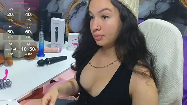 lilimini032 online show from 11/25/25, 07:47