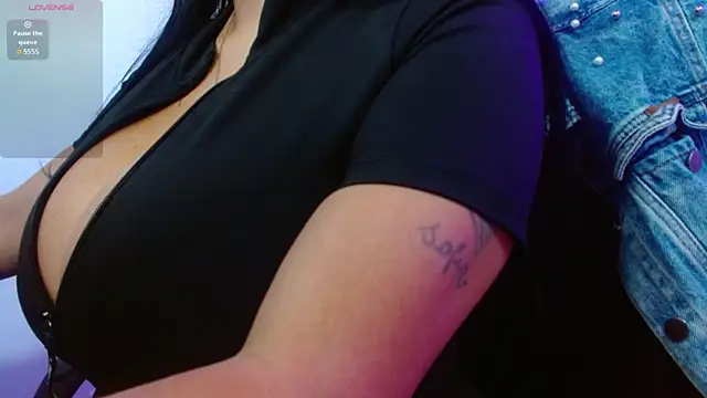 violletha online show from 04/21/26, 12:22