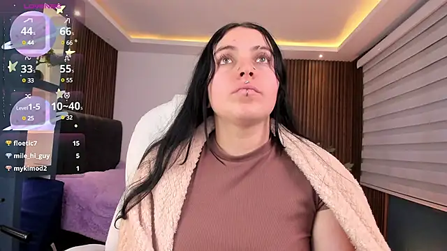 Lucy Smith2 online show from 12/06/24, 08:05