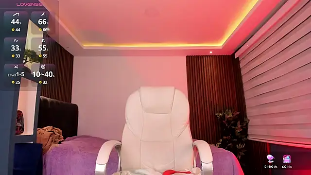 Lucy Smith2 online show from 12/30/24, 04:31