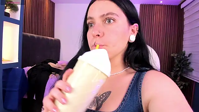 Lucy Smith2 online show from 01/25/25, 03:40