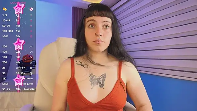 Lucy Smith2 online show from 10/17/25, 07:49